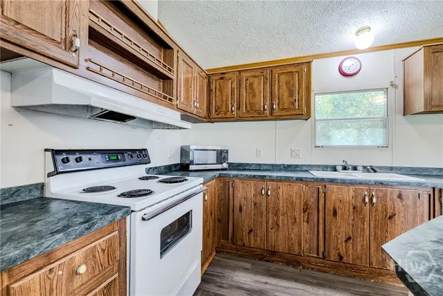 $449,000 | 195 South Central Road, Bloomingdale, GA 31302