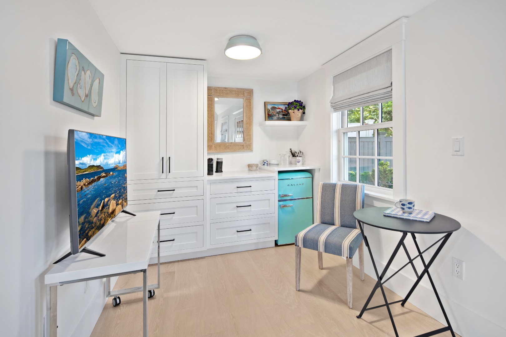 95 School Street Edgartown, MA 02539 - Photo 42 of 57 a room with furniture and a window