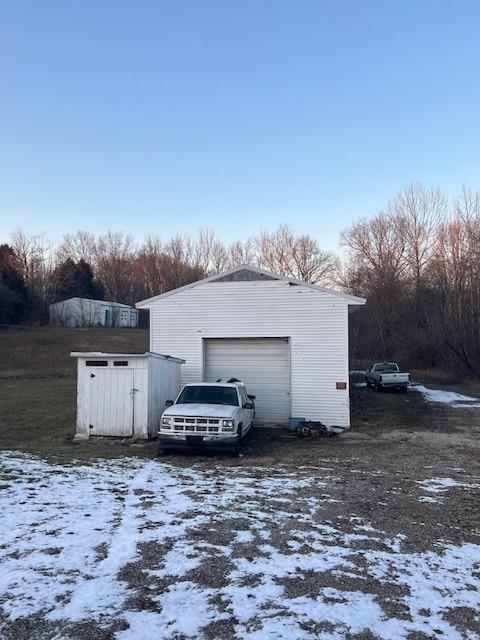 8640 West Georgetown Road Columbus, IN 47201 - Photo 2 of 4