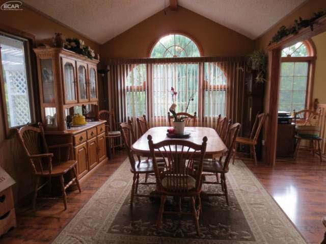 1233 North Oak Road Davison, MI 48423 - Photo 14 of 55 21195957-13.JPG
