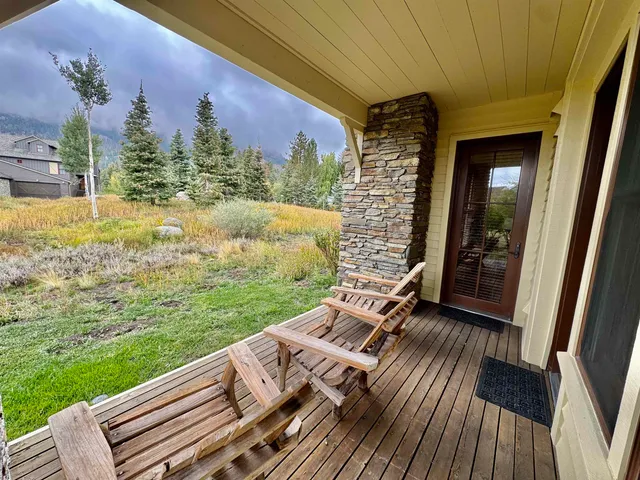 $1,095,990 | 1157 Pyramid Peak Drive, Unit 1157, Mammoth Lakes, CA 93546