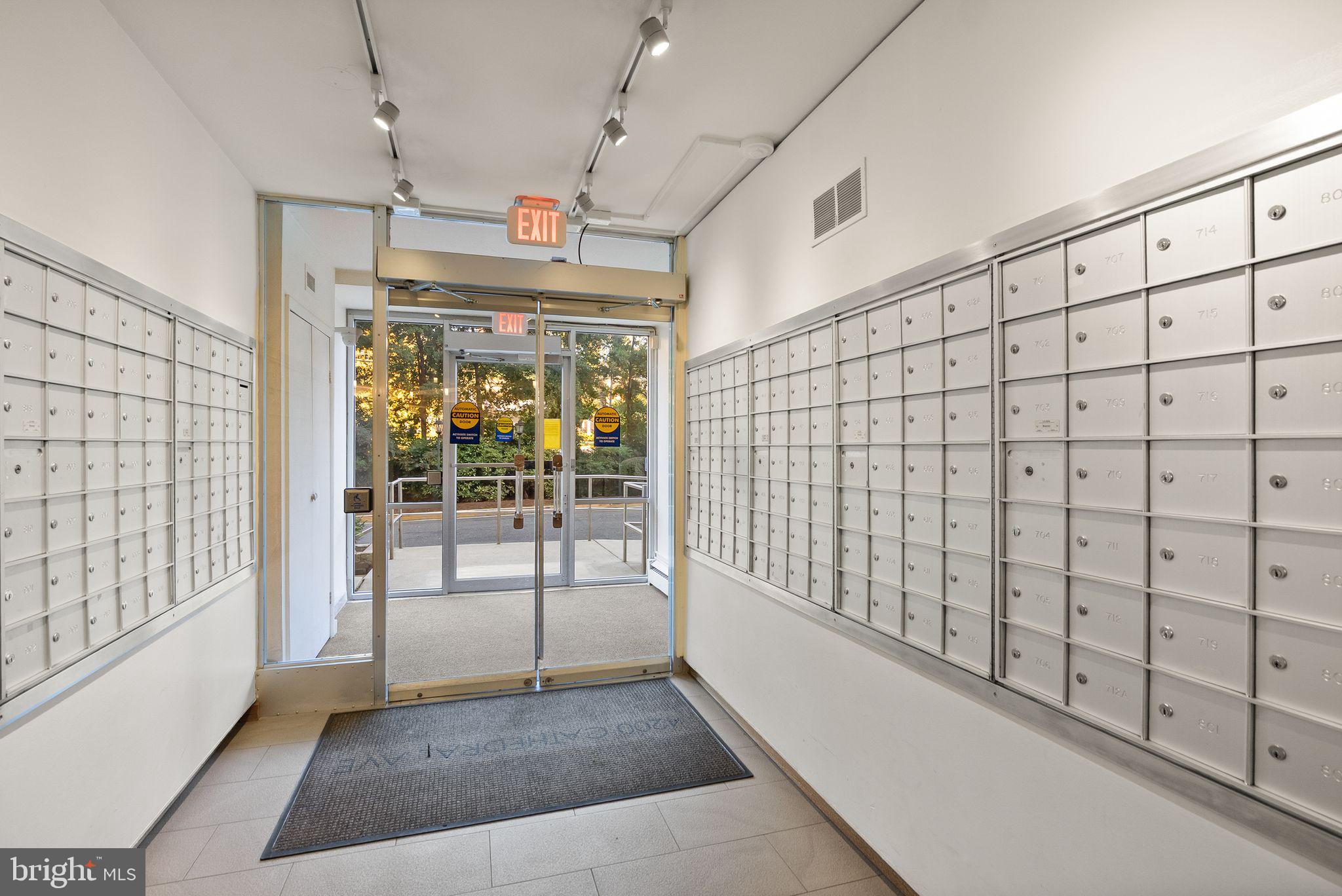4200 Cathedral Avenue Northwest, Unit 812 Washington, DC 20016 - Photo 20 of 45 a view of an entryway