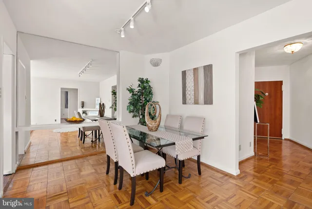 $335,000 | 4200 Cathedral Avenue Northwest, Unit 812, Washington, DC 20016