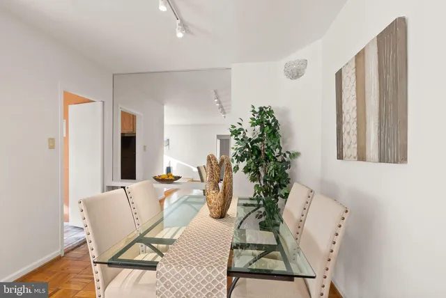 $335,000 | 4200 Cathedral Avenue Northwest, Unit 812, Washington, DC 20016