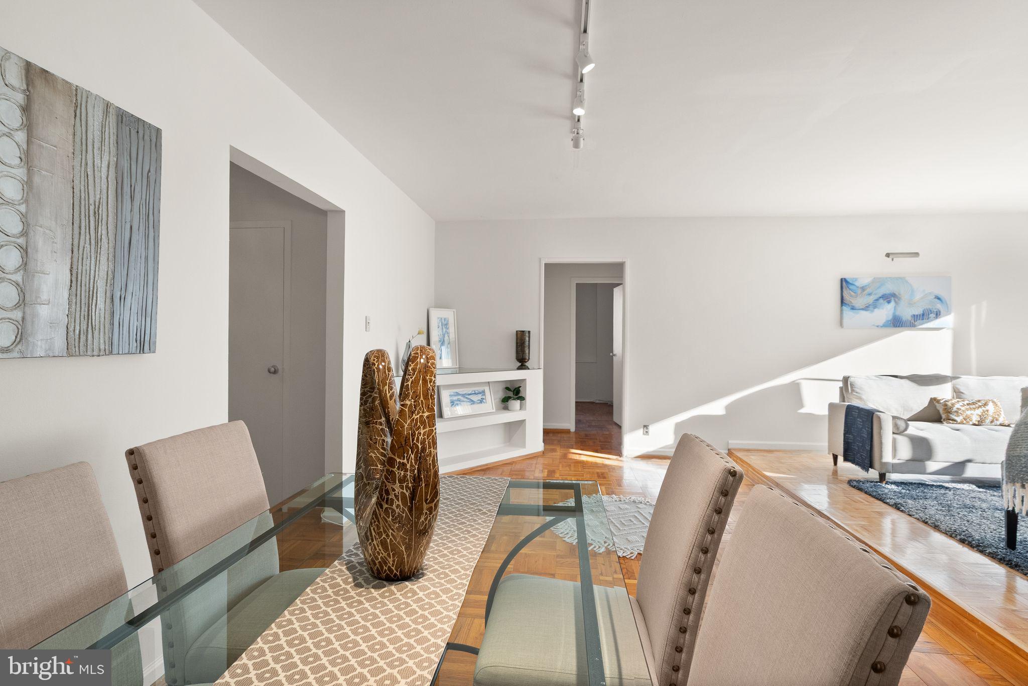 4200 Cathedral Avenue Northwest, Unit 812 Washington, DC 20016 - Photo 27 of 45 Dining area