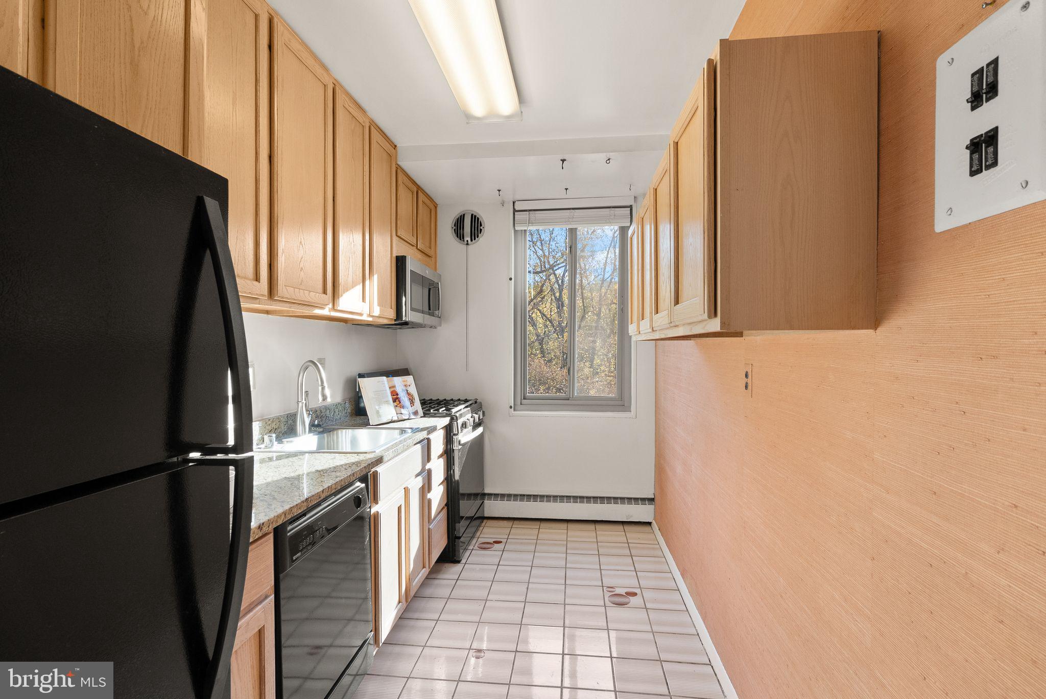 4200 Cathedral Avenue Northwest, Unit 812 Washington, DC 20016 - Photo 29 of 45 Kitchen