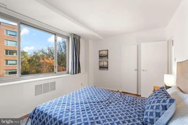 $335,000 | 4200 Cathedral Avenue Northwest, Unit 812, Washington, DC 20016