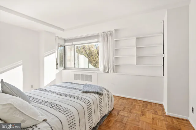 $335,000 | 4200 Cathedral Avenue Northwest, Unit 812, Washington, DC 20016