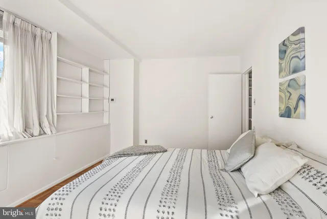 $335,000 | 4200 Cathedral Avenue Northwest, Unit 812, Washington, DC 20016