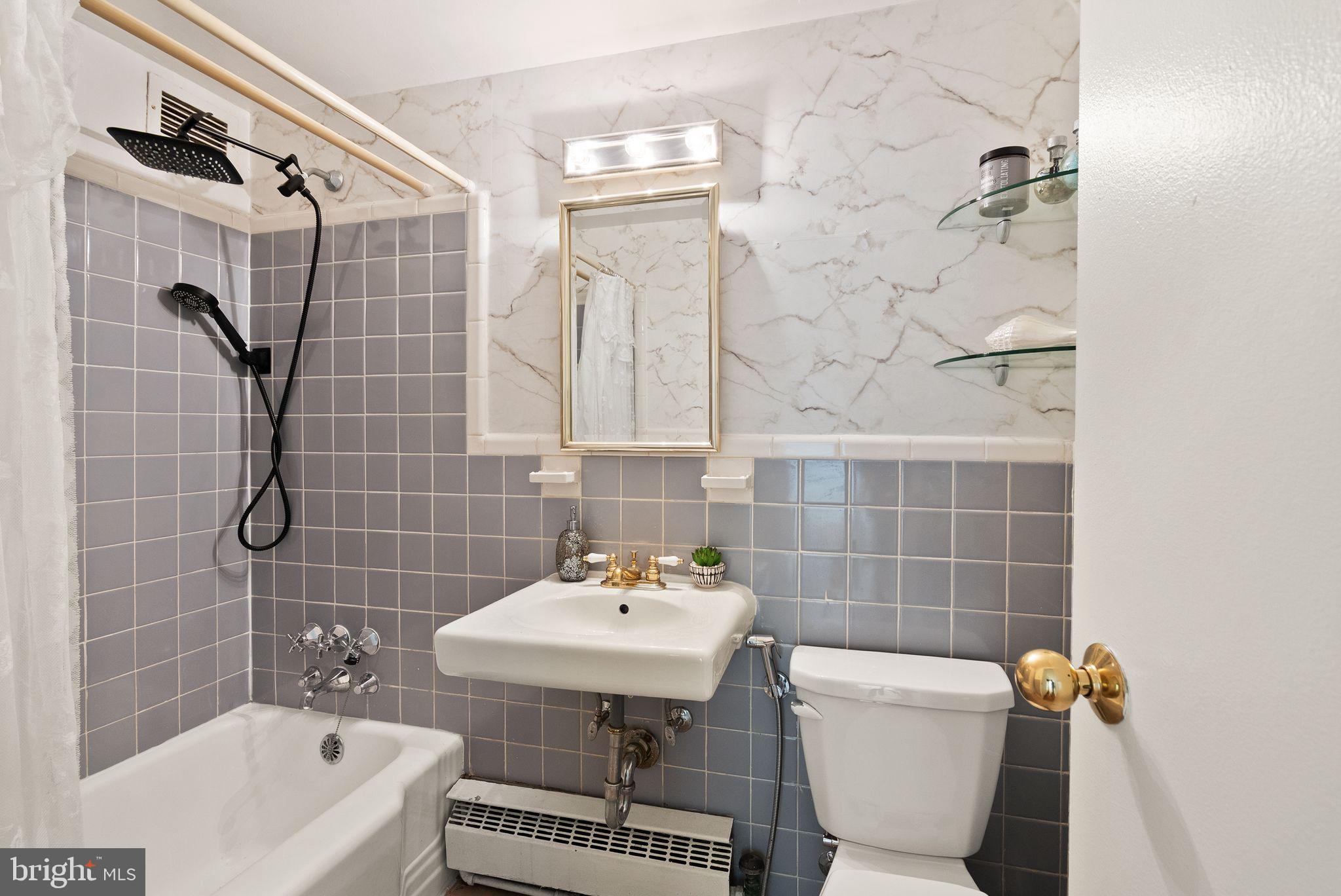 4200 Cathedral Avenue Northwest, Unit 812 Washington, DC 20016 - Photo 44 of 45 Primary bathroom