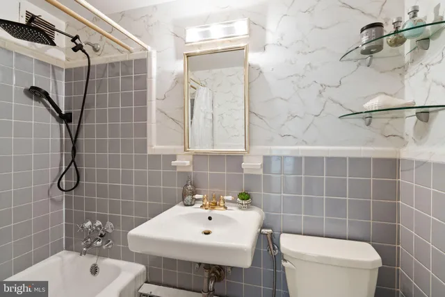 $335,000 | 4200 Cathedral Avenue Northwest, Unit 812, Washington, DC 20016