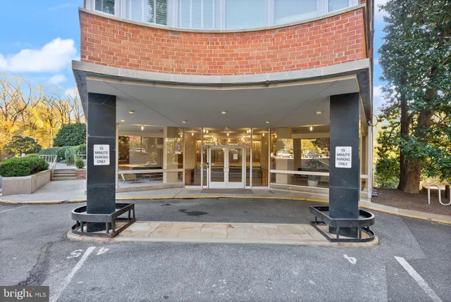 $335,000 | 4200 Cathedral Avenue Northwest, Unit 812, Washington, DC 20016