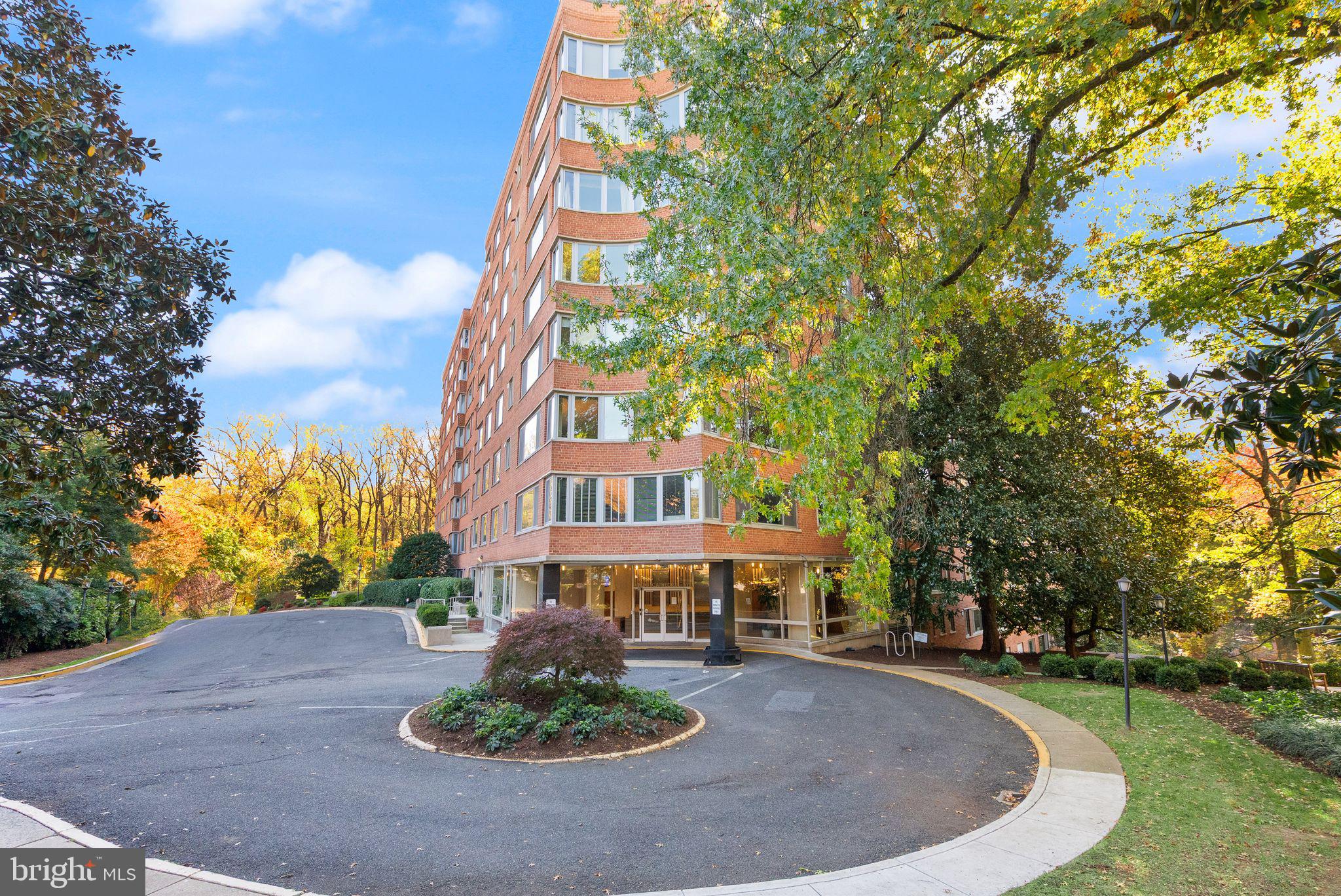 4200 Cathedral Avenue Northwest, Unit 812 Washington, DC 20016 - Photo 9 of 45 Building exterior