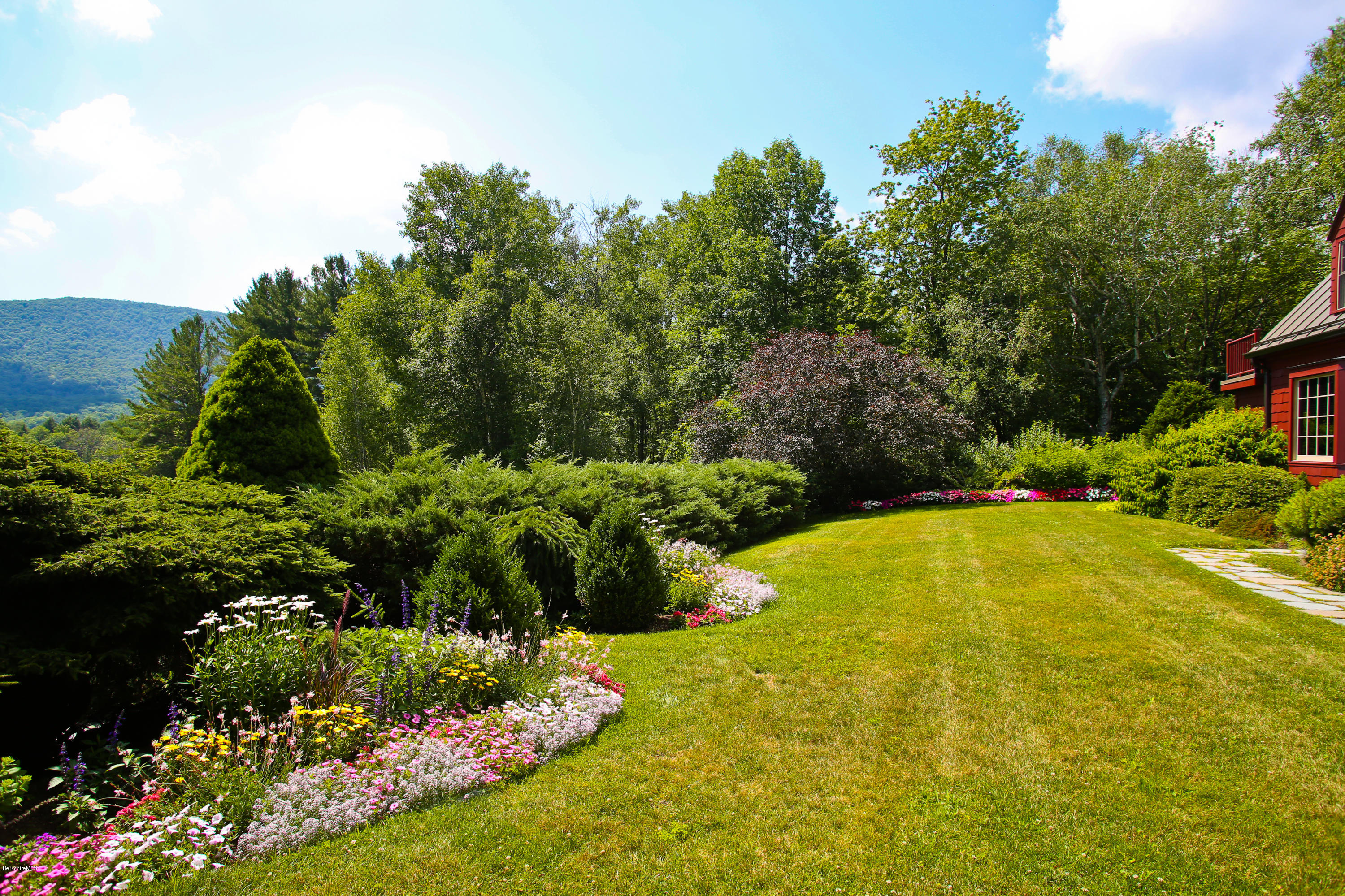 759 Hancock Road Williamstown, MA 01267 - Photo 3 of 71 14