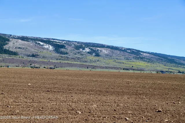 $1,100,000 | Tbd 10-ac Stateline Road, Alta, WY 83414