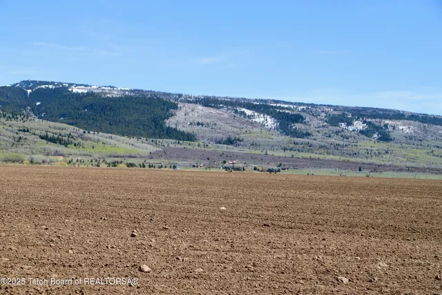 $1,100,000 | Tbd 10-ac Stateline Road, Alta, WY 83414