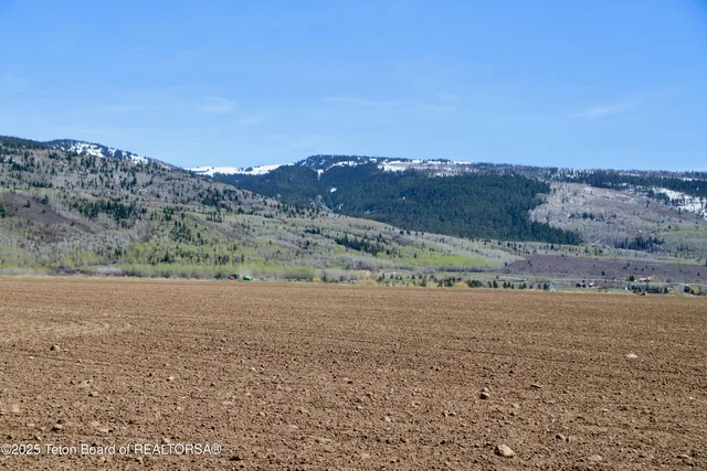 $1,100,000 | Tbd 10-ac Stateline Road, Alta, WY 83414