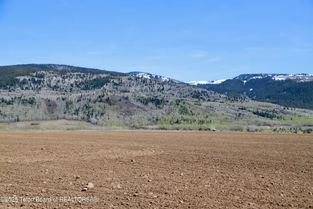 $1,100,000 | Tbd 10-ac Stateline Road, Alta, WY 83414