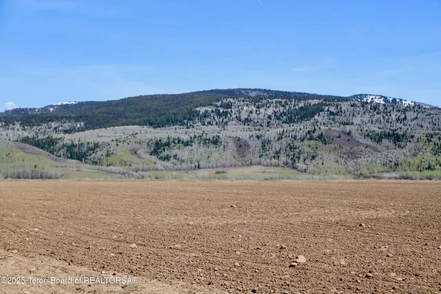 $1,100,000 | Tbd 10-ac Stateline Road, Alta, WY 83414