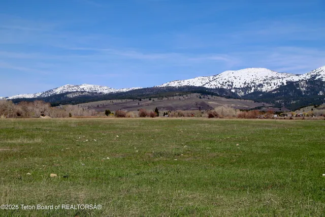 $1,100,000 | Tbd 10-ac Stateline Road, Alta, WY 83414