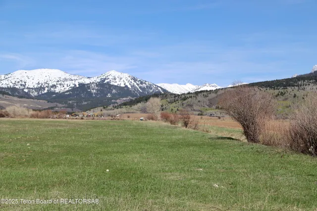 $1,100,000 | Tbd 10-ac Stateline Road, Alta, WY 83414