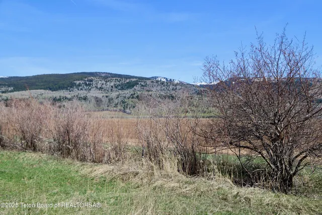 $1,100,000 | Tbd 10-ac Stateline Road, Alta, WY 83414