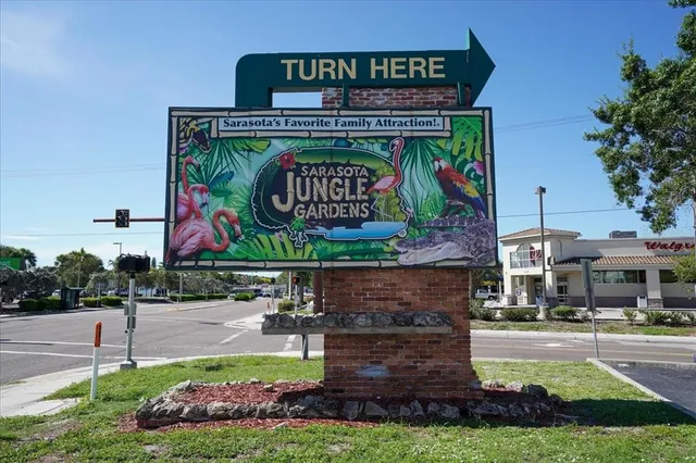 $1,188,890 | 1685 Laurel Street, Unit 4, Sarasota, FL 34236