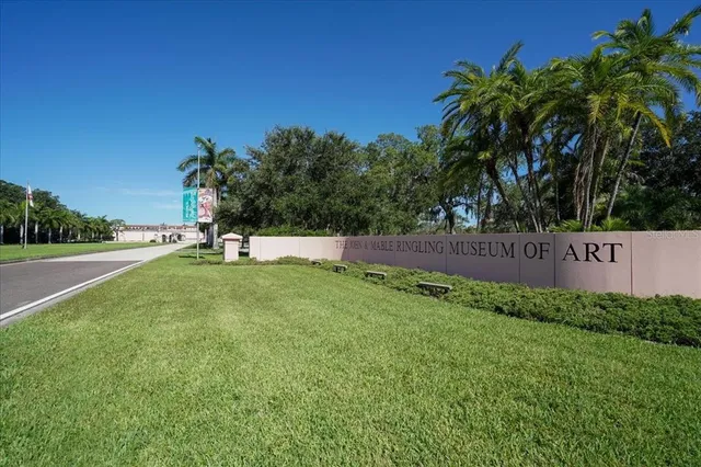 $1,188,890 | 1685 Laurel Street, Unit 4, Sarasota, FL 34236
