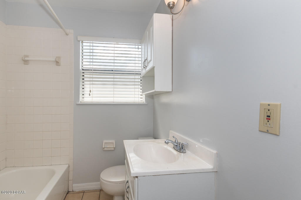 632 Robin Road, Unit A Ormond Beach, FL 32176 - Photo 13 of 15 Bathroom