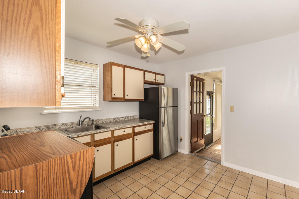 632 Robin Road, Unit A Ormond Beach, FL 32176 - Photo 3 of 15 Kitchen also