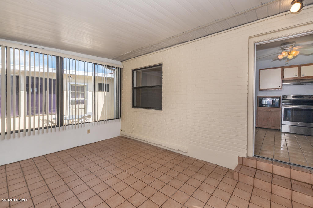 632 Robin Road, Unit A Ormond Beach, FL 32176 - Photo 6 of 15 Florida room