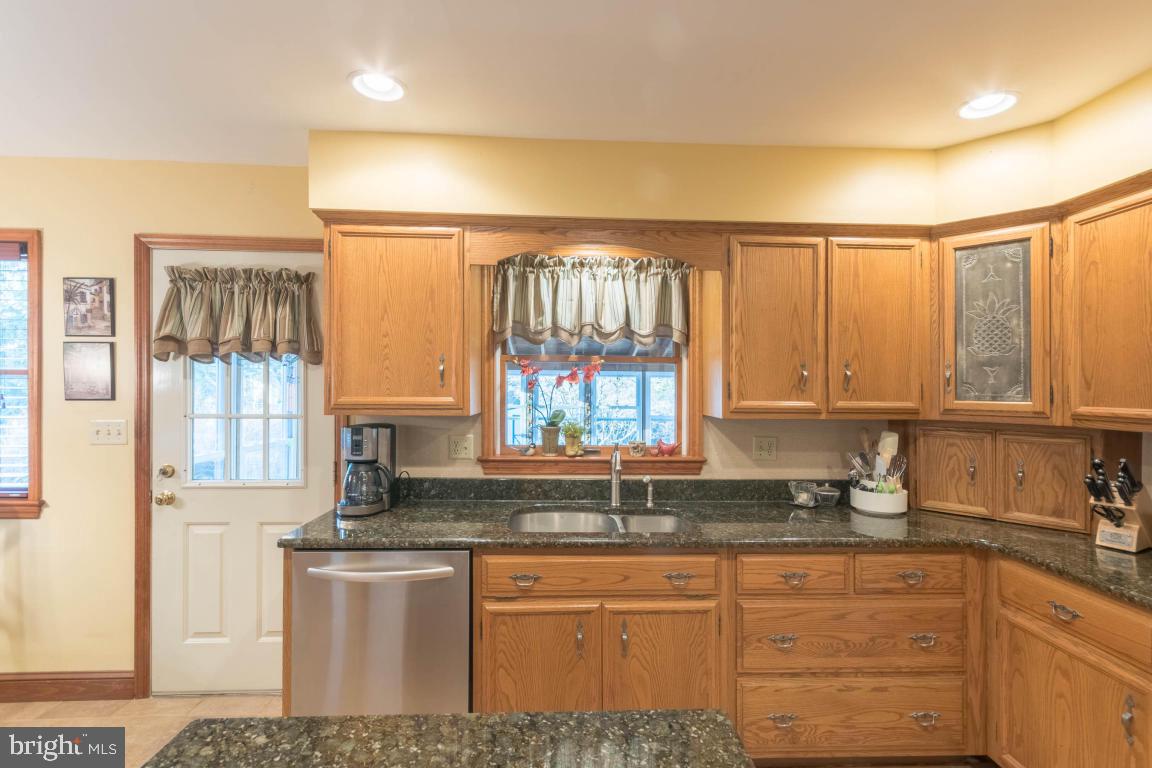 616 West 3rd Avenue Lititz, PA 17543 - Photo 12 of 36