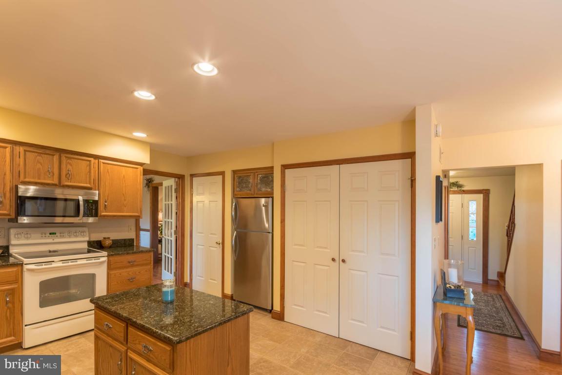 616 West 3rd Avenue Lititz, PA 17543 - Photo 13 of 36