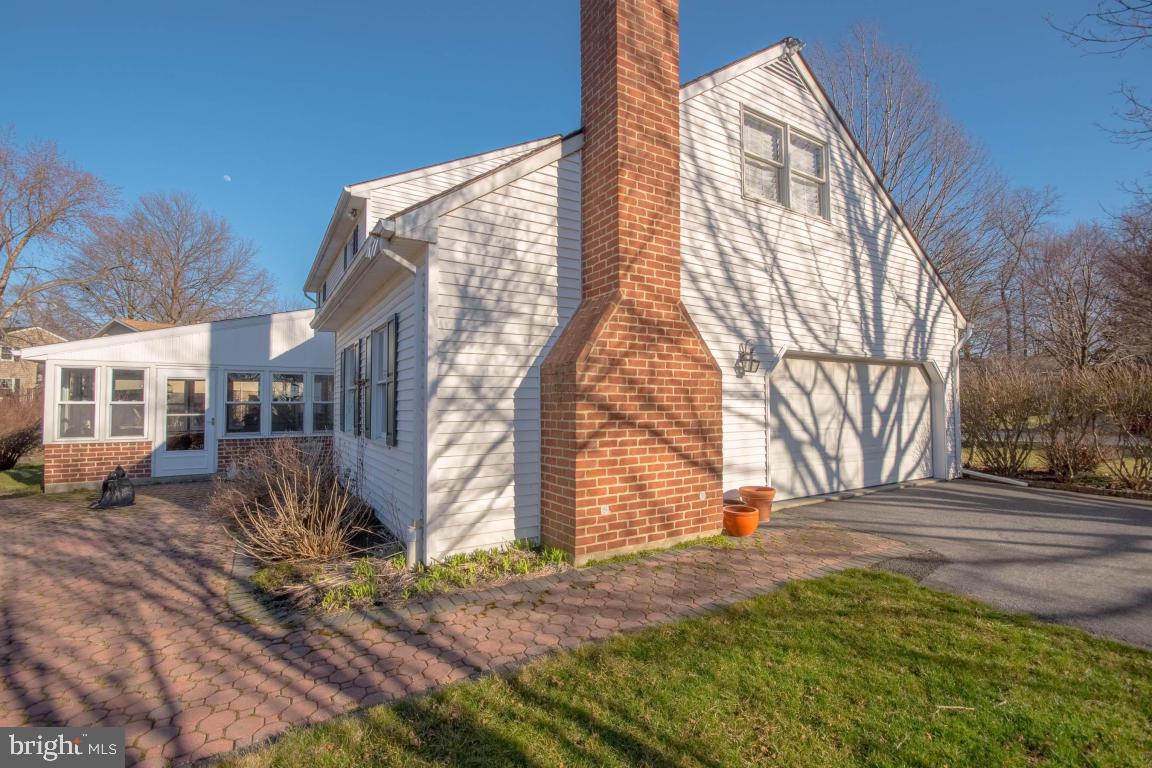 616 West 3rd Avenue Lititz, PA 17543 - Photo 3 of 36