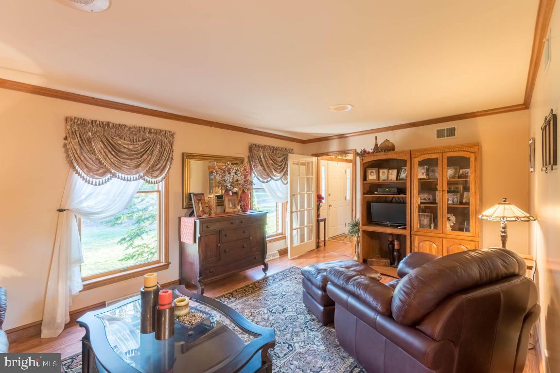 616 West 3rd Avenue Lititz, PA 17543 - Photo 7 of 36