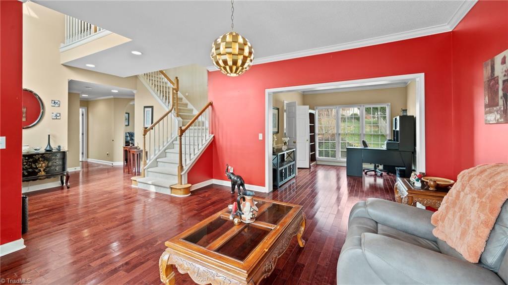 6314 High View Road Greensboro, NC 27410 - Photo 3 of 24 Living room/Sitting