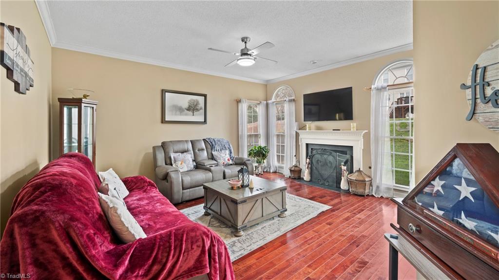 6314 High View Road Greensboro, NC 27410 - Photo 7 of 24 Great room