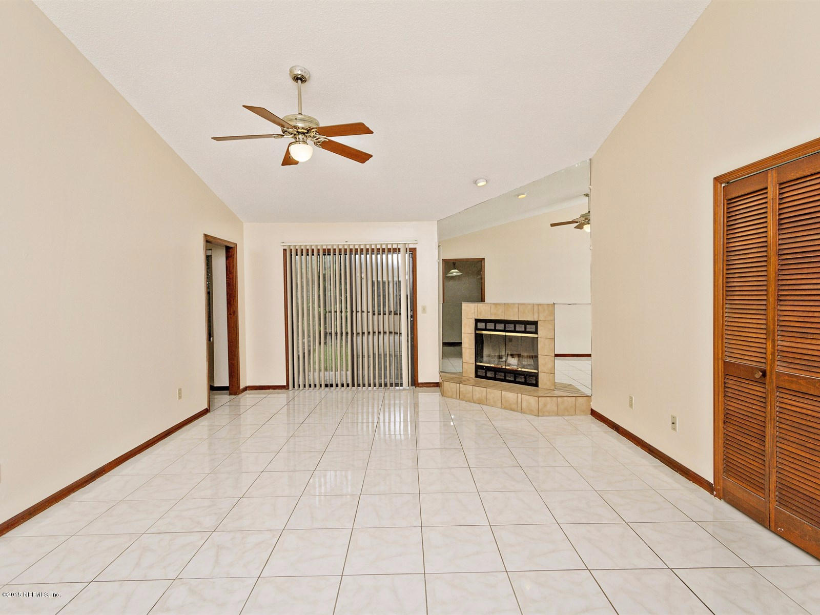 7650 Collins Ridge Boulevard Jacksonville, FL 32244 - Photo 5 of 21 005_Living Room