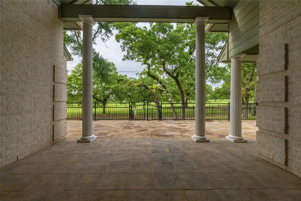 $440,000 | 603 Runaway Bay Drive, Runaway Bay, TX 76426
