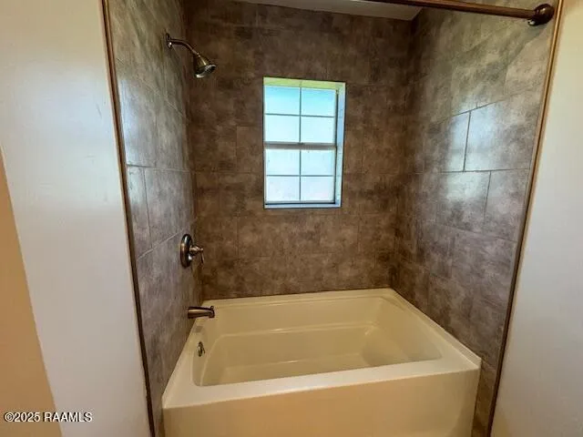 $2,700 | 2110 South Ormond Avenue, Gonzales, LA 70737