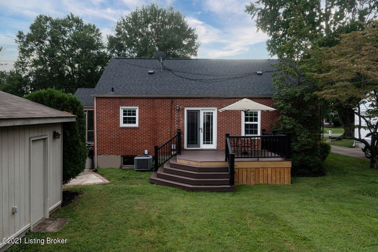 207 Hemingway Road Louisville, KY 40207 - Photo 35 of 36 35