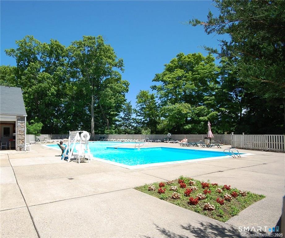 18 Cook Close Ridgefield, CT 06877 - Photo 3 of 12 Gallery Image 3