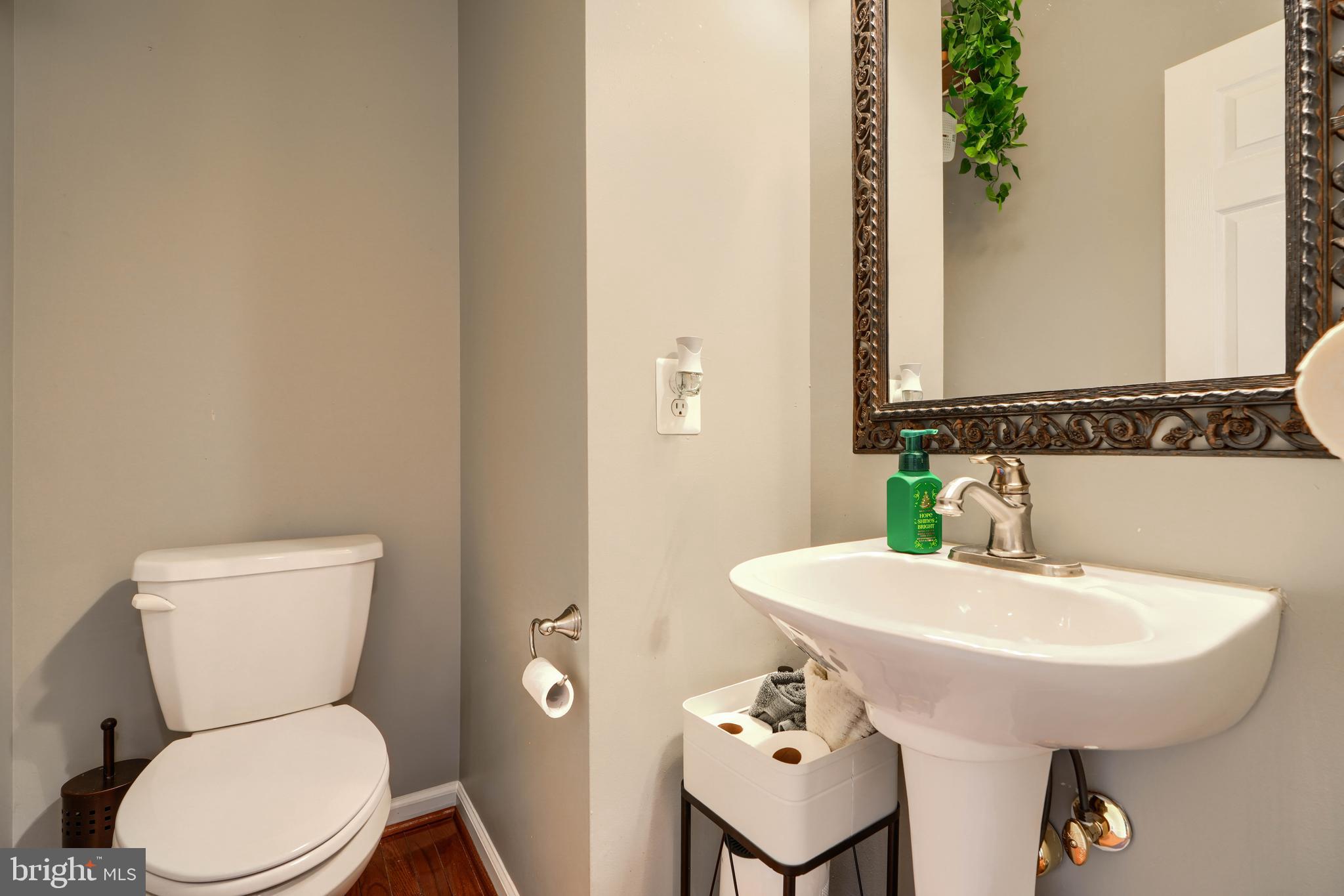 2634 Old Washington Road Westminster, MD 21157 - Photo 19 of 96 1/2 bath on main