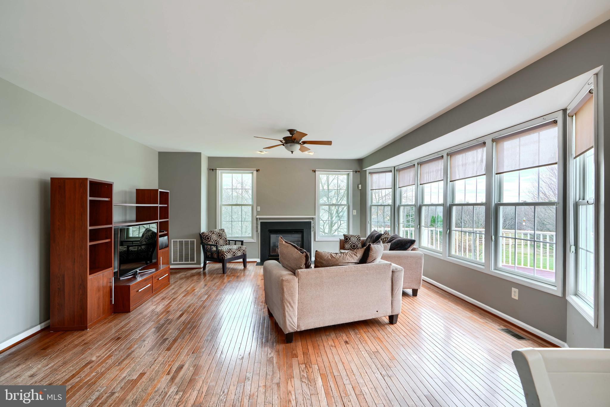 2634 Old Washington Road Westminster, MD 21157 - Photo 35 of 96 Living room & sunshine