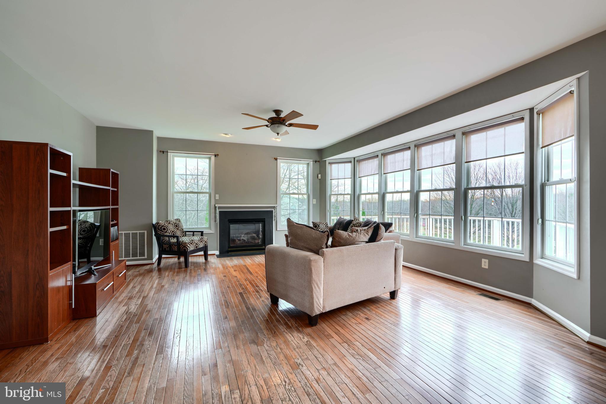 2634 Old Washington Road Westminster, MD 21157 - Photo 36 of 96 Living room