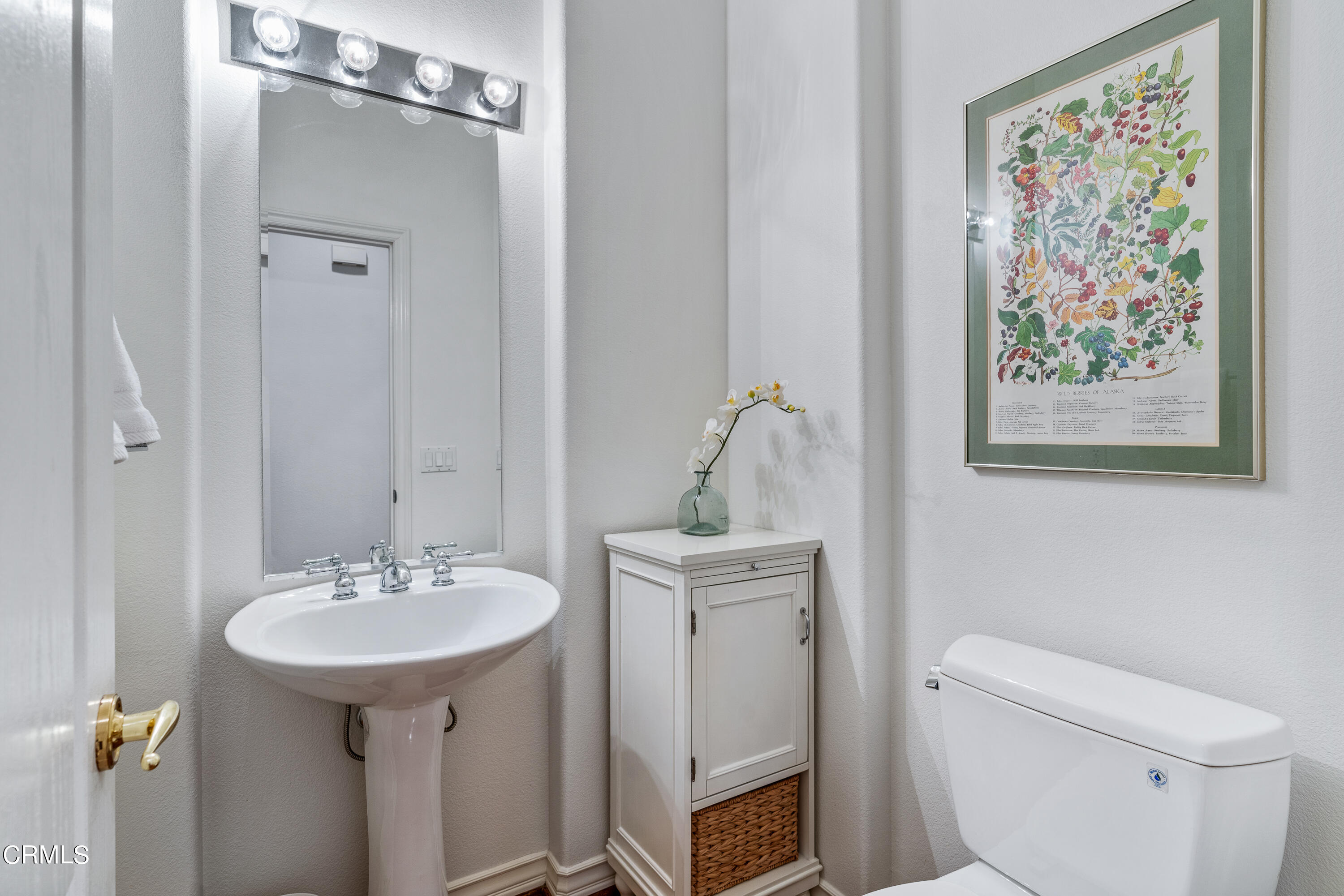 3676 Giddings Ranch Road Altadena, CA 91001 - Photo 16 of 47 a bathroom with a sink toilet and mirror