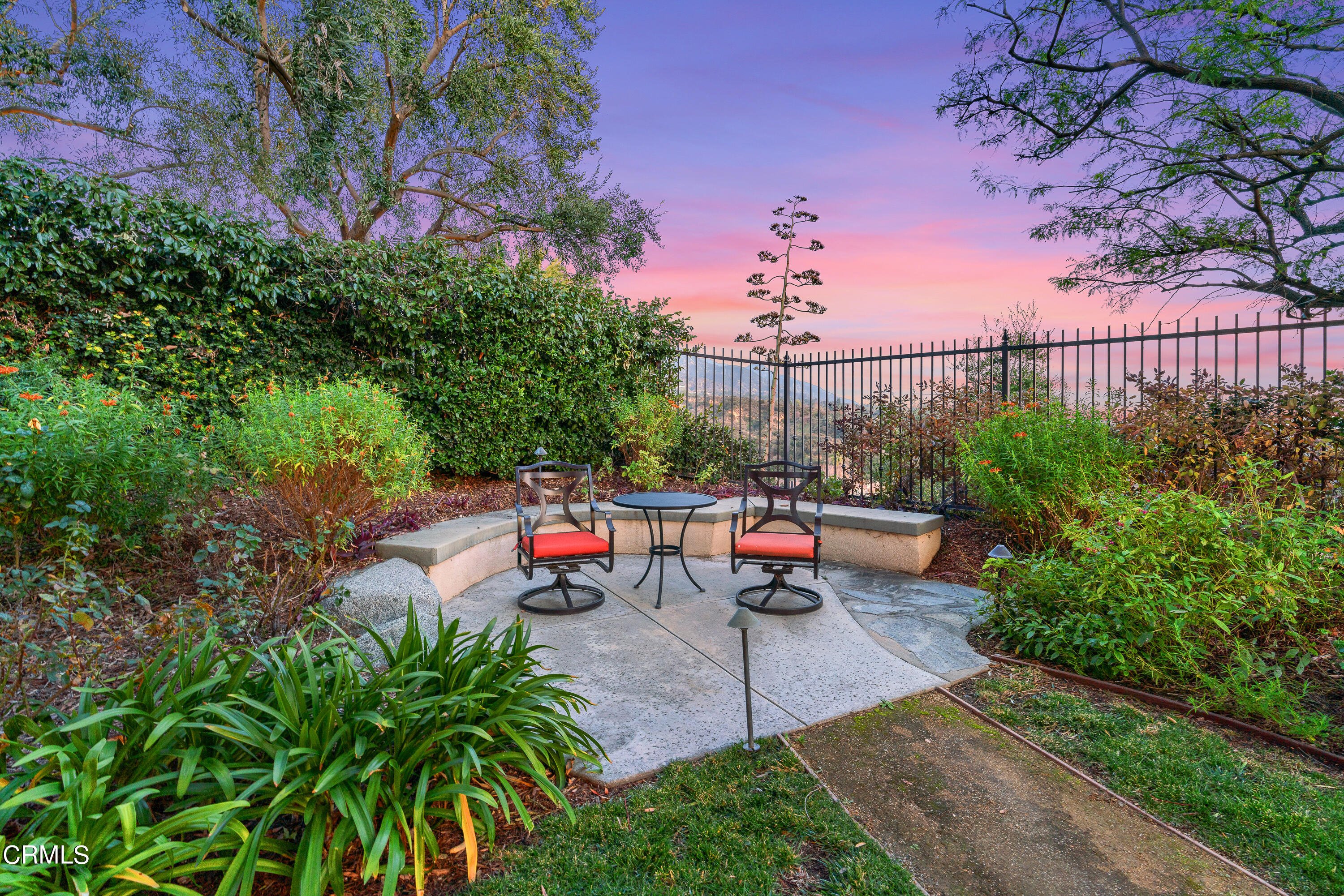 3676 Giddings Ranch Road Altadena, CA 91001 - Photo 41 of 47 a view of a backyard with sitting area