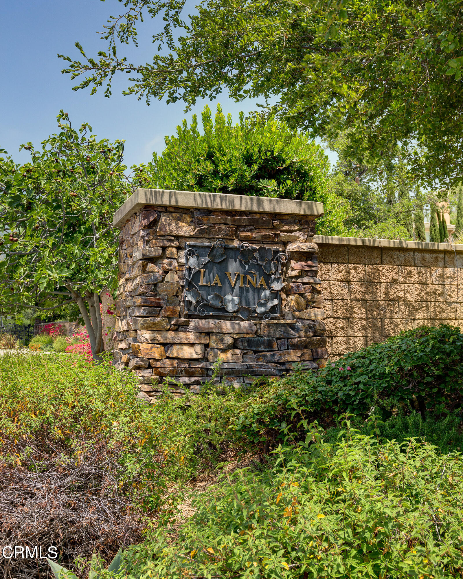 3676 Giddings Ranch Road Altadena, CA 91001 - Photo 43 of 47 a view of a garden with a bench