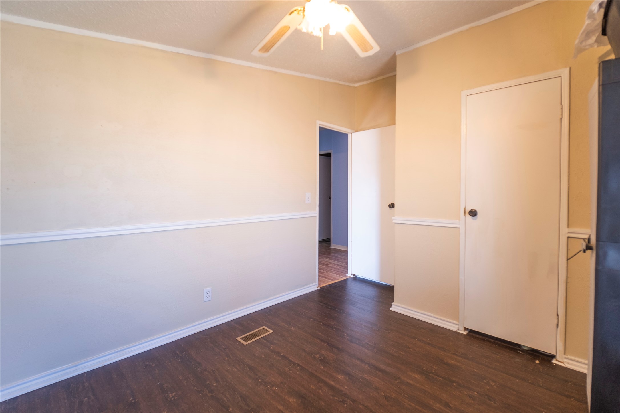 5406 Five Oaks Drive Spring, TX 77389 - Photo 23 of 26 Alternate bedroom view.