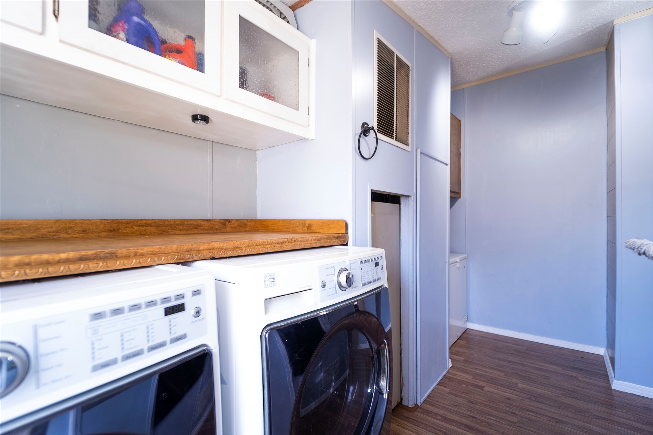 5406 Five Oaks Drive Spring, TX 77389 - Photo 25 of 26 Alternate laundry room angle with space.
